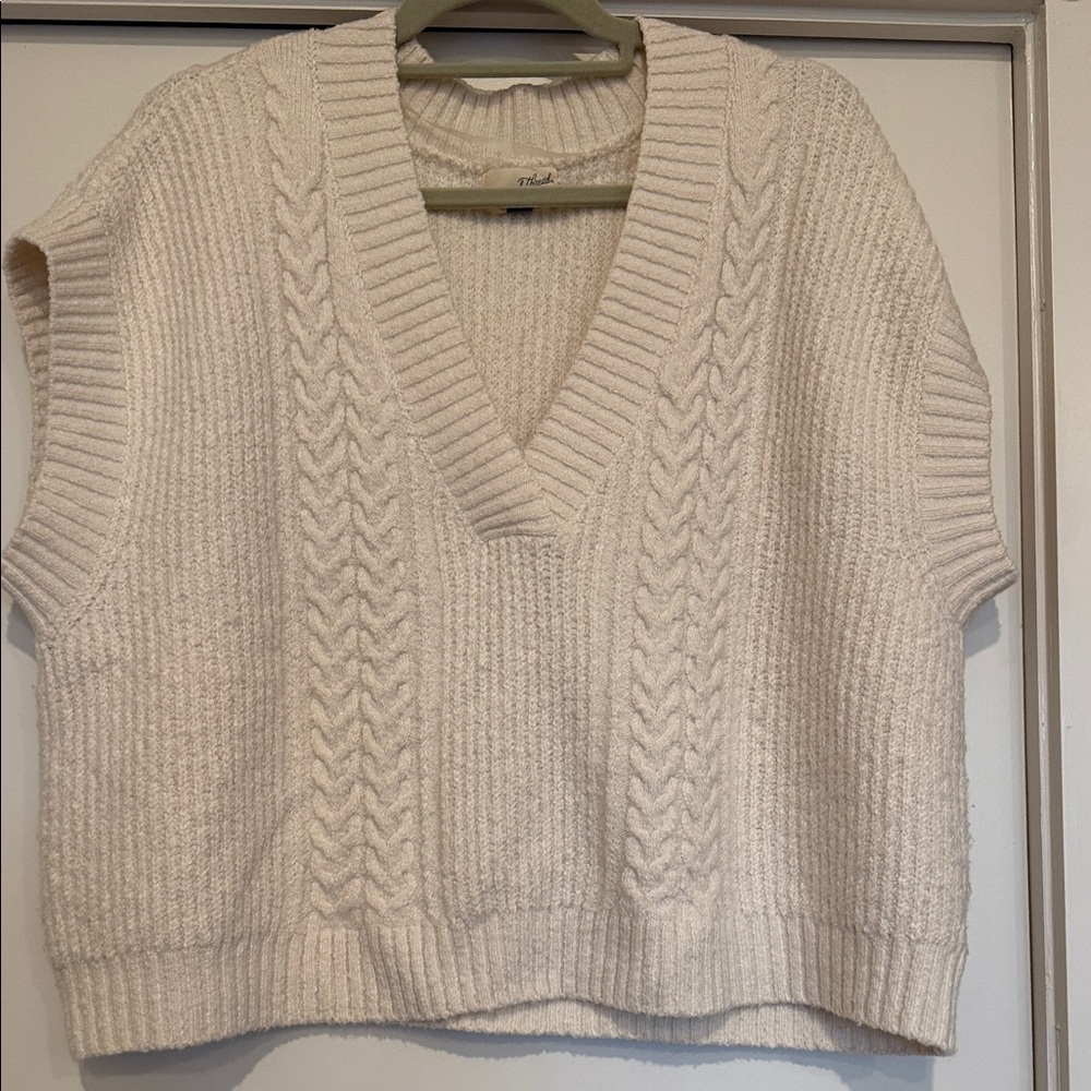 Universal Thread Cream V-Neck Sweater Vest